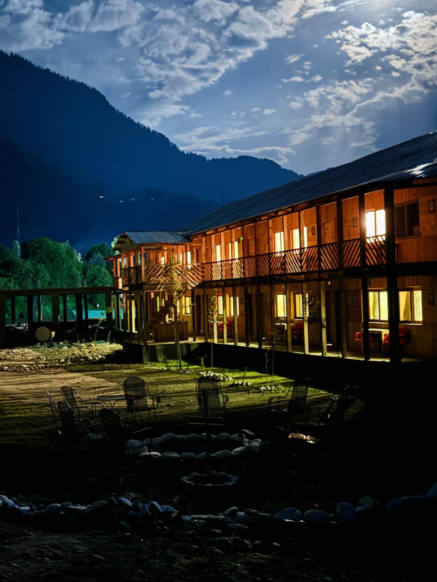 Wyndham Heritage Hotel & Resort Sharda Shardi 외부 사진